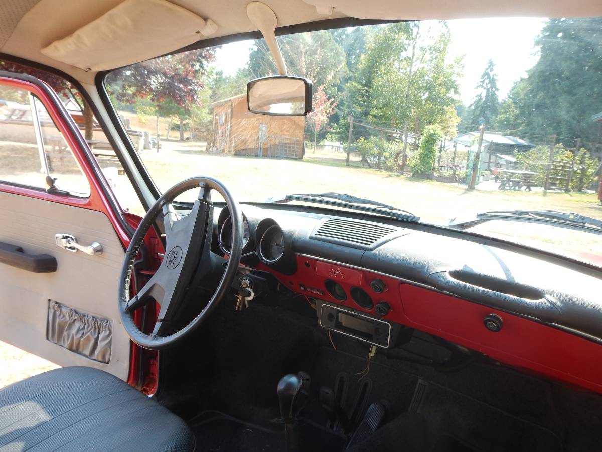 Volkswagen-squareback-1973-red-8