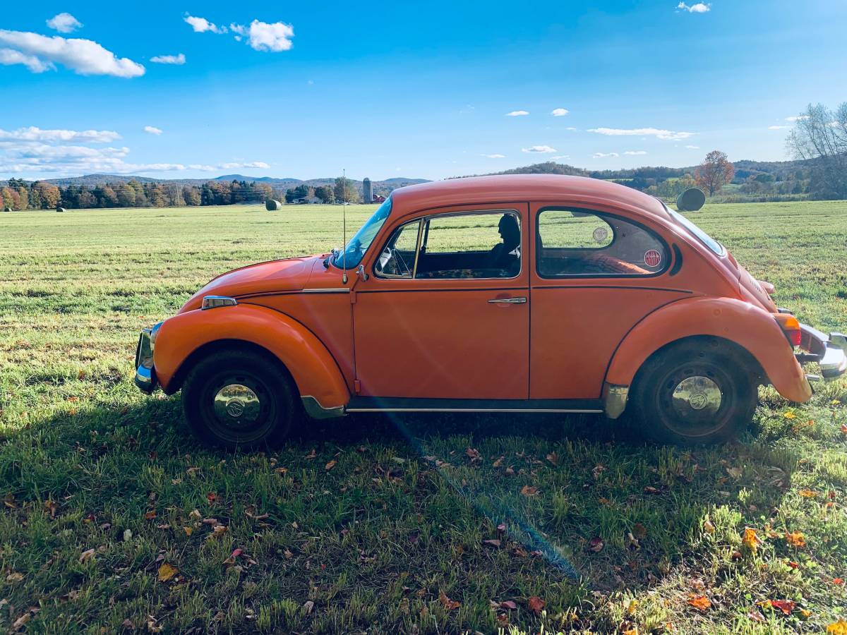 Volkswagen-super-beetle-1974-orange-9