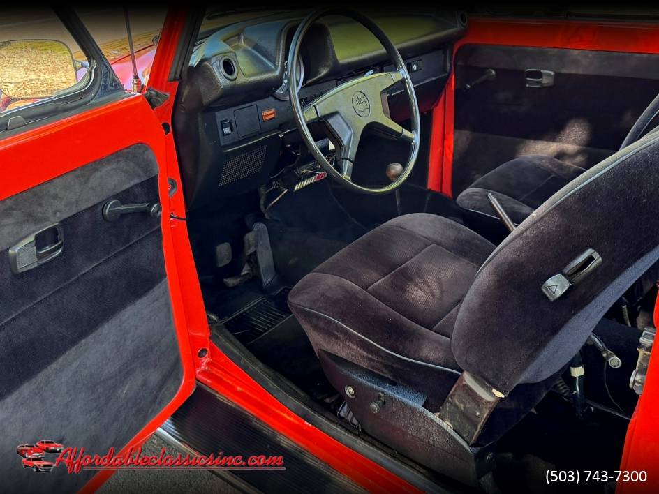 Volkswagen-super-beetle-1975-10