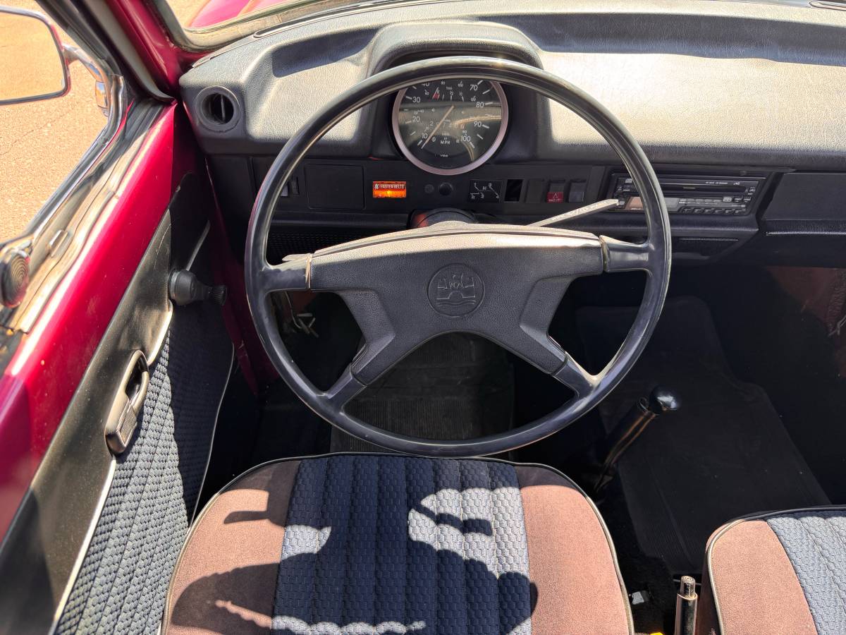 Volkswagen-super-beetle-1977-custom-13