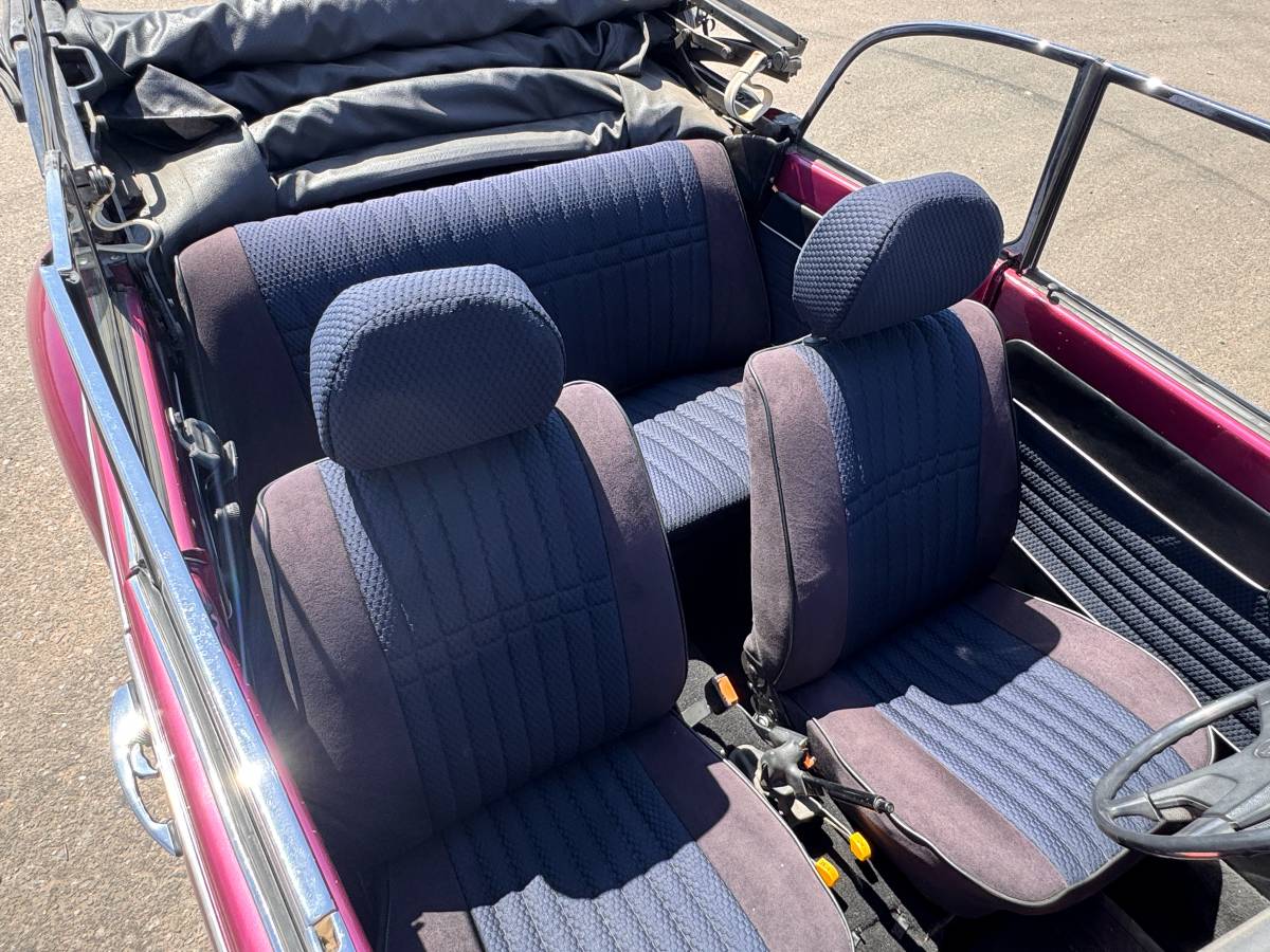 Volkswagen-super-beetle-1977-custom-21