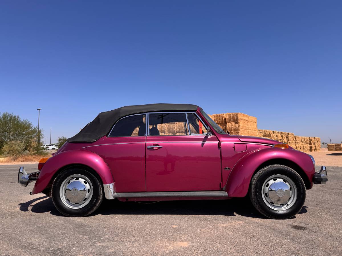 Volkswagen-super-beetle-1977-custom-9