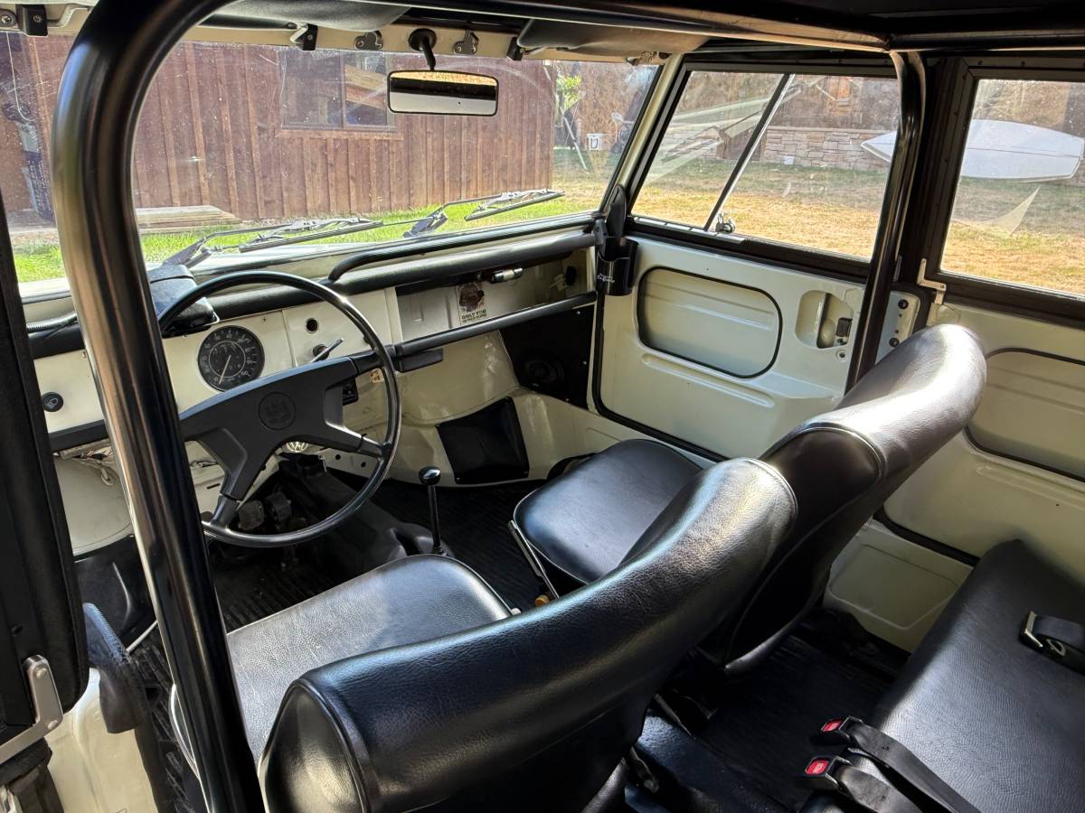 Volkswagen-thing-1974-white-12