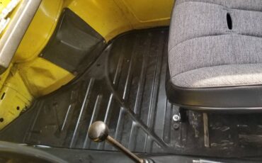 Volkswagen-thing-1974-yellow-16
