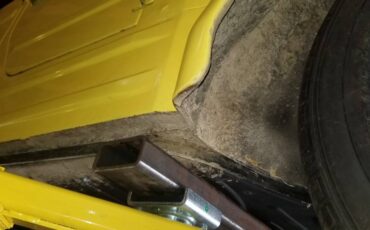 Volkswagen-thing-1974-yellow-17