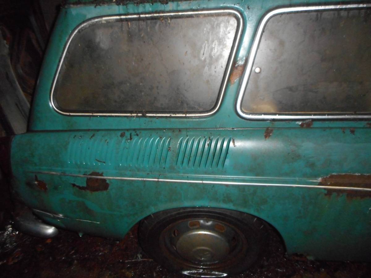 Volkswagen-type-3-1967-green-5