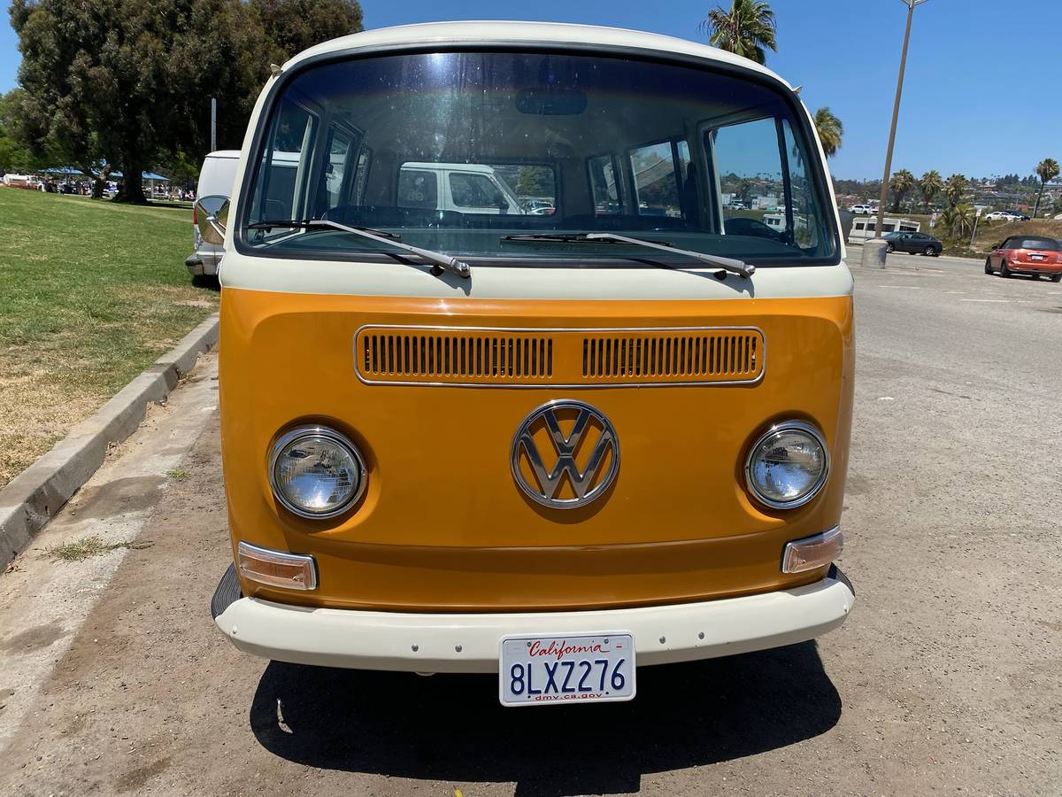 Volkswagen-type2-bus-1971-1