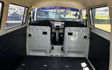 Volkswagen-type2-bus-1971-9