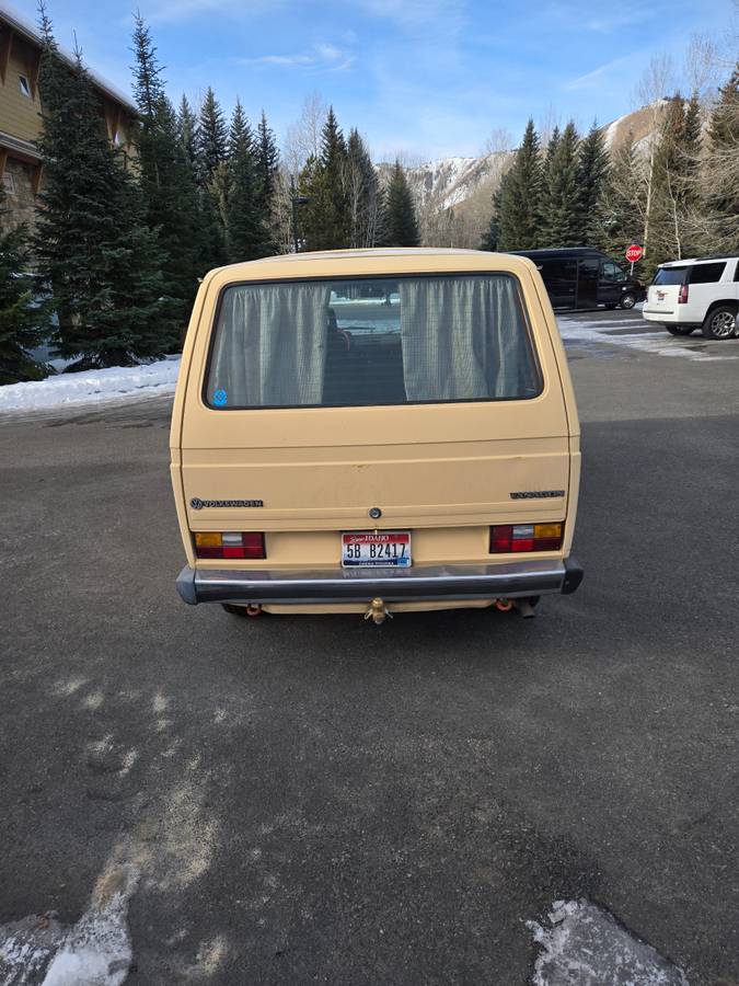 Volkswagen-vanagon-1985-yellow-3