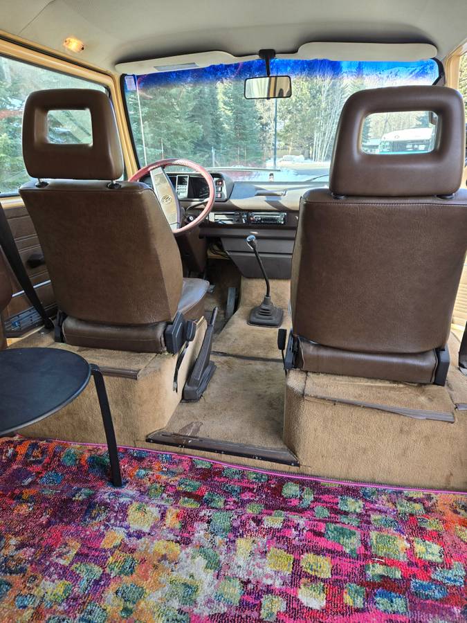 Volkswagen-vanagon-1985-yellow-4