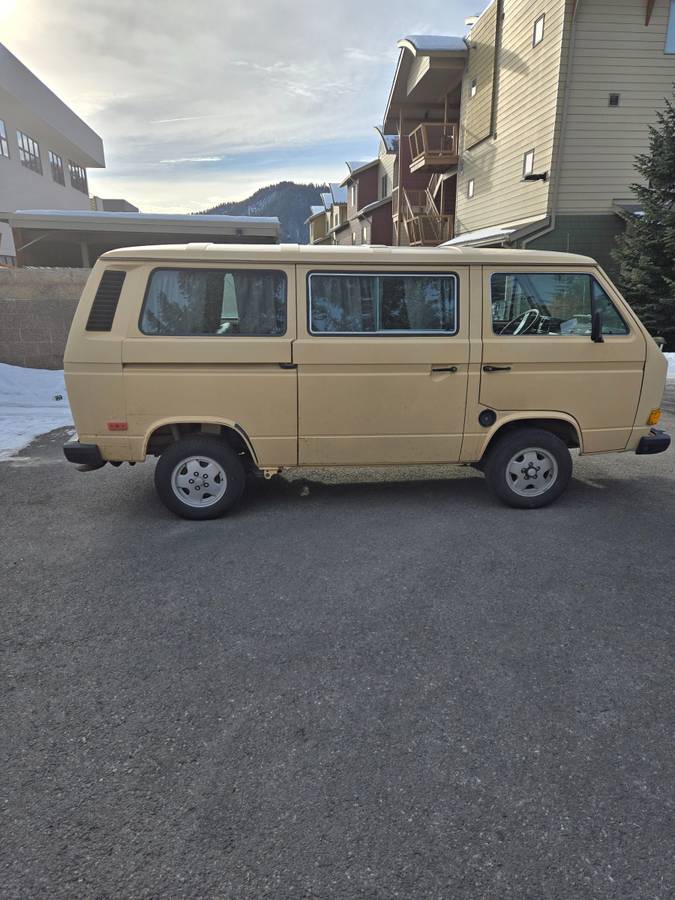 Volkswagen-vanagon-1985-yellow-5