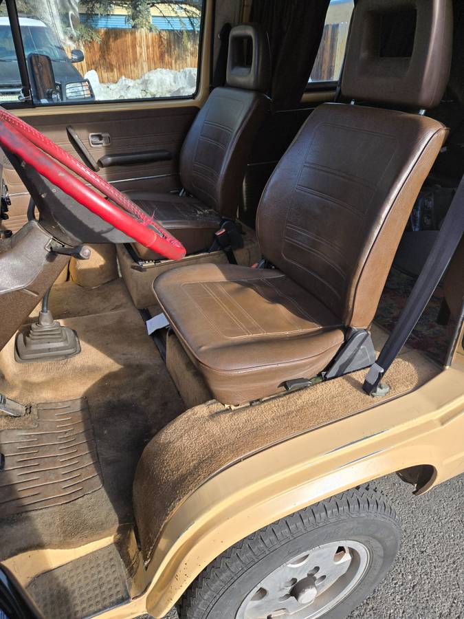 Volkswagen-vanagon-1985-yellow