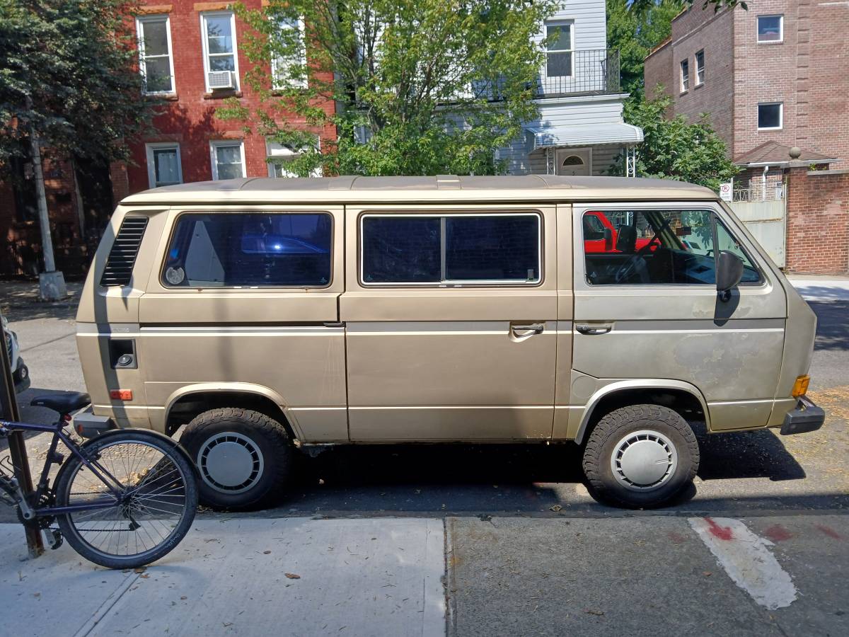 Volkswagen-vanagon-1986-brown-2