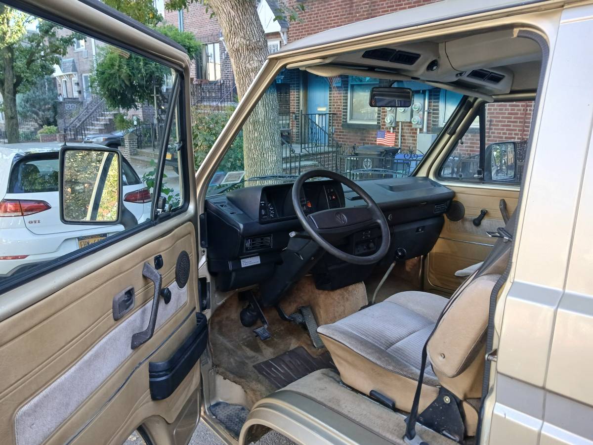 Volkswagen-vanagon-1986-brown-5