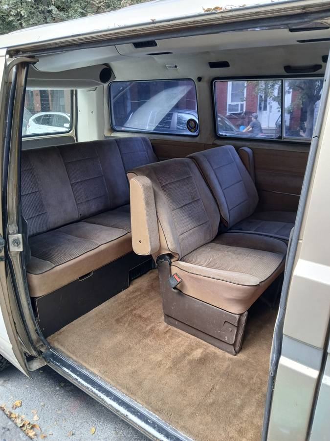 Volkswagen-vanagon-1986-brown-7