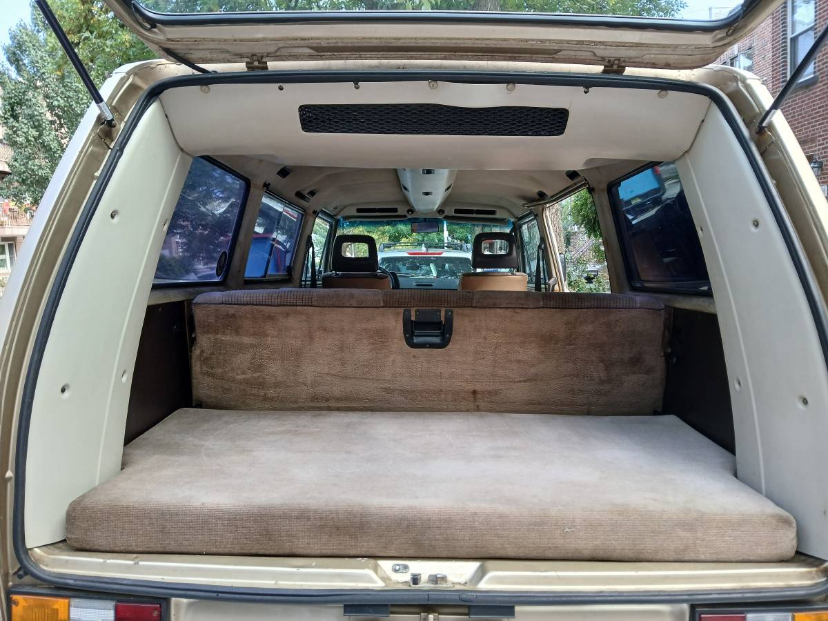 Volkswagen-vanagon-1986-brown-8