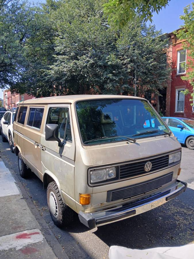 Volkswagen-vanagon-1986-brown