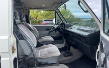 Volkswagen-vanagon-1989-white-10