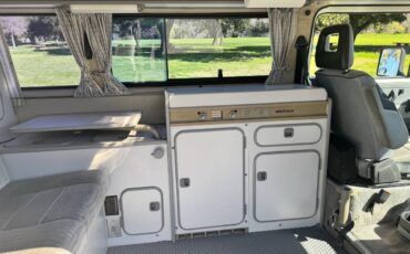 Volkswagen-vanagon-1989-white-11