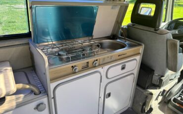 Volkswagen-vanagon-1989-white-12