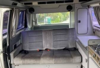 Volkswagen-vanagon-1989-white-4