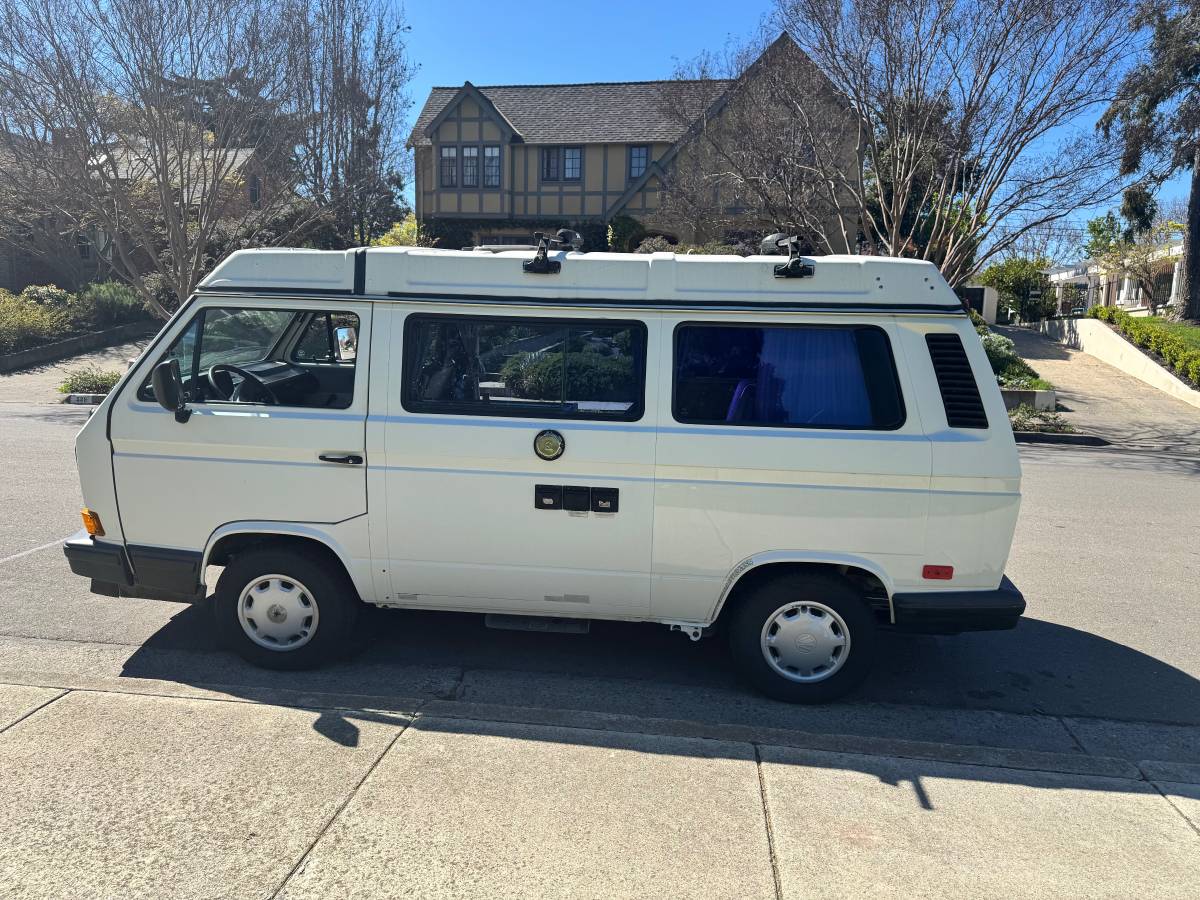 Volkswagen-vanagon-1989-white
