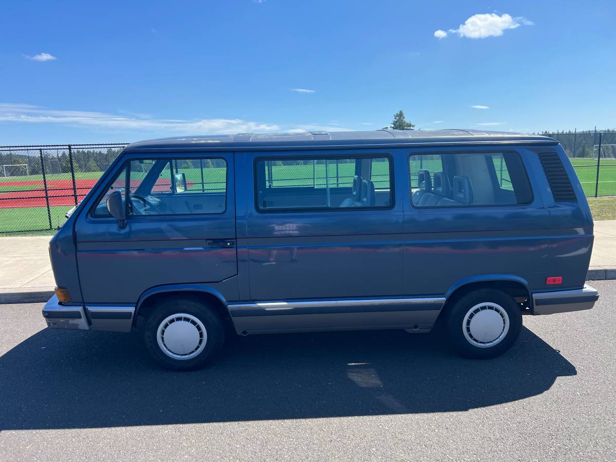 Volkswagen-vanagon-1990-1