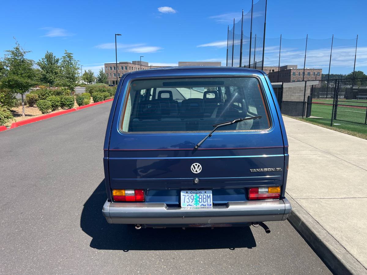 Volkswagen-vanagon-1990-2