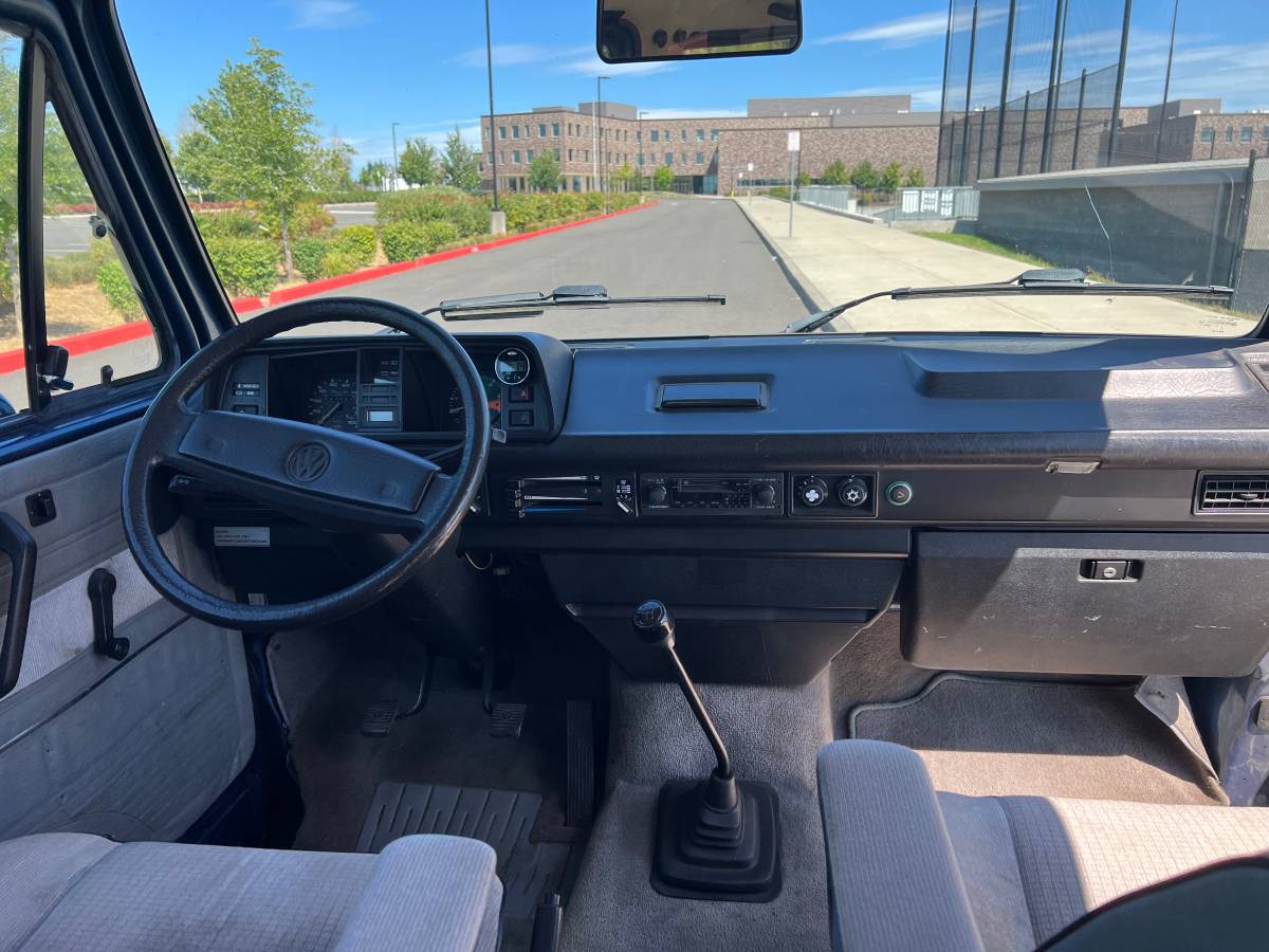 Volkswagen-vanagon-1990-7