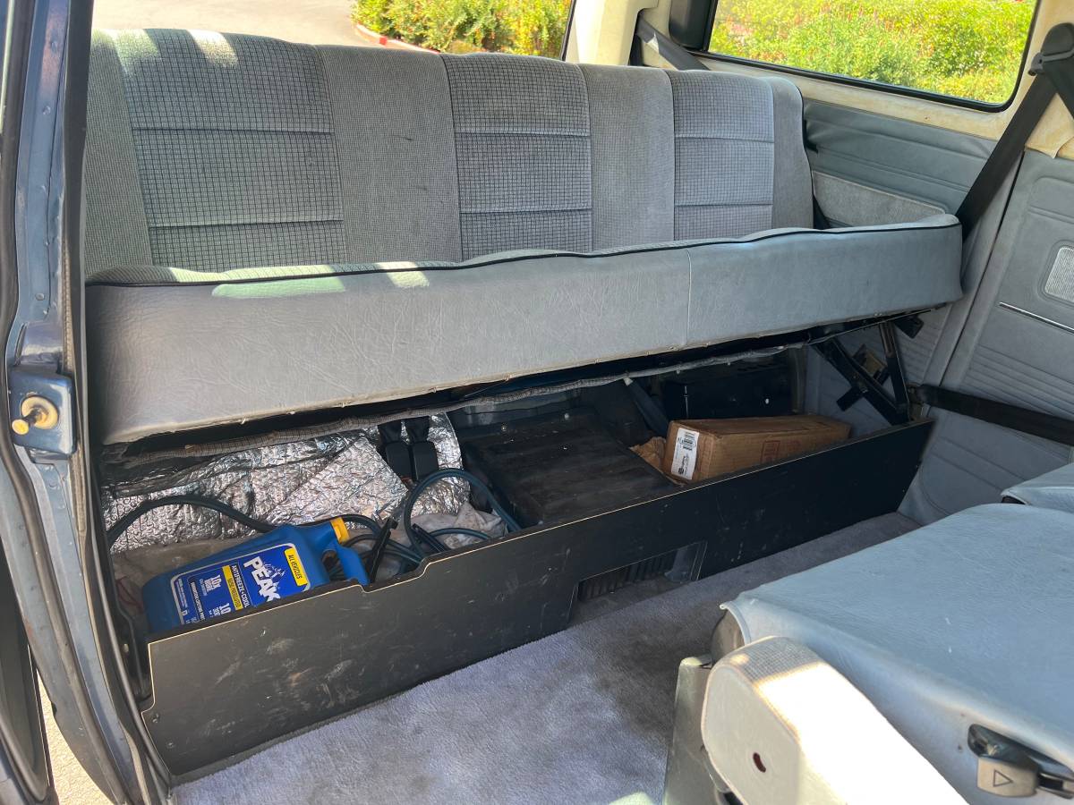 Volkswagen-vanagon-1990-9