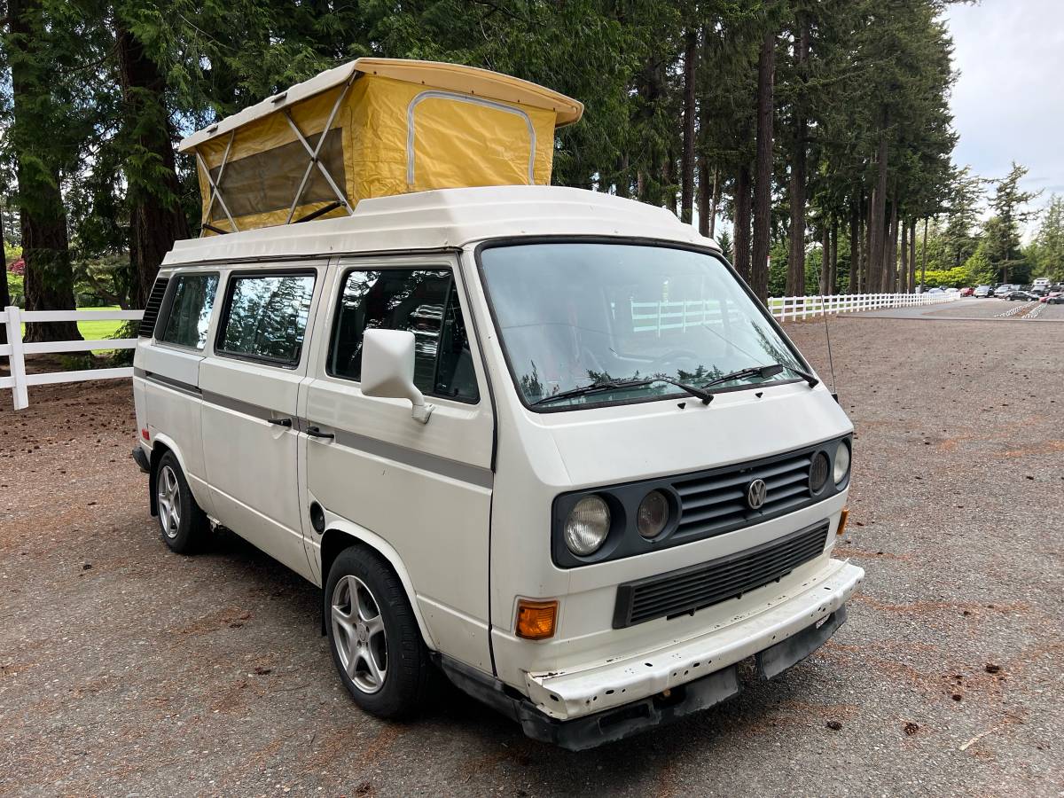 Volkswagen-vanagon-camper-1990