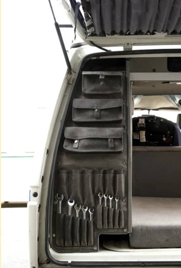 Volkswagen-vanagon-camper-1991-silver-2