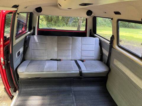 Volkswagen-vanagon-gl-carat-1991-red-10