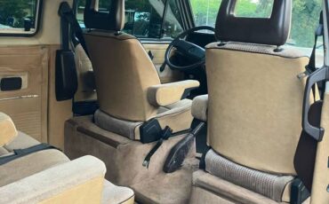 Volkswagen-vanagon-syncro-1987-brown-10