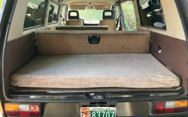 Volkswagen-vanagon-syncro-1987-brown-13