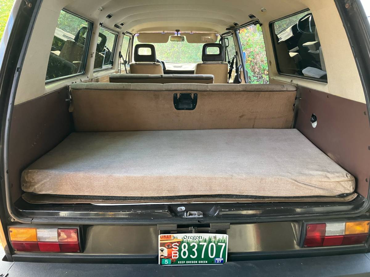 Volkswagen-vanagon-syncro-1987-brown-13
