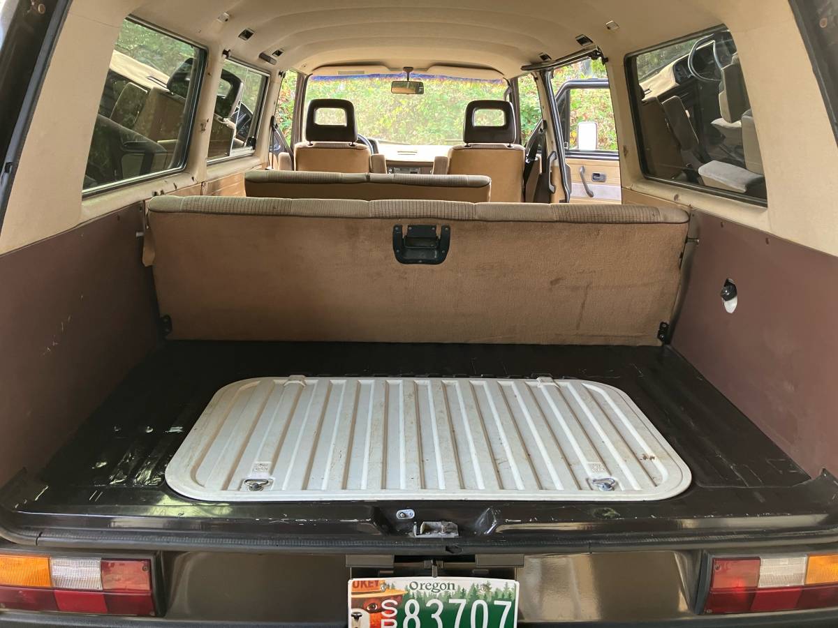 Volkswagen-vanagon-syncro-1987-brown-14