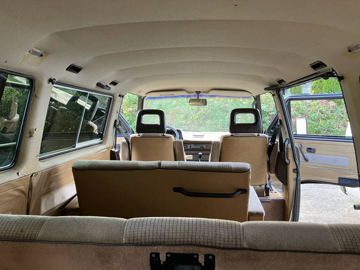 Volkswagen-vanagon-syncro-1987-brown-3