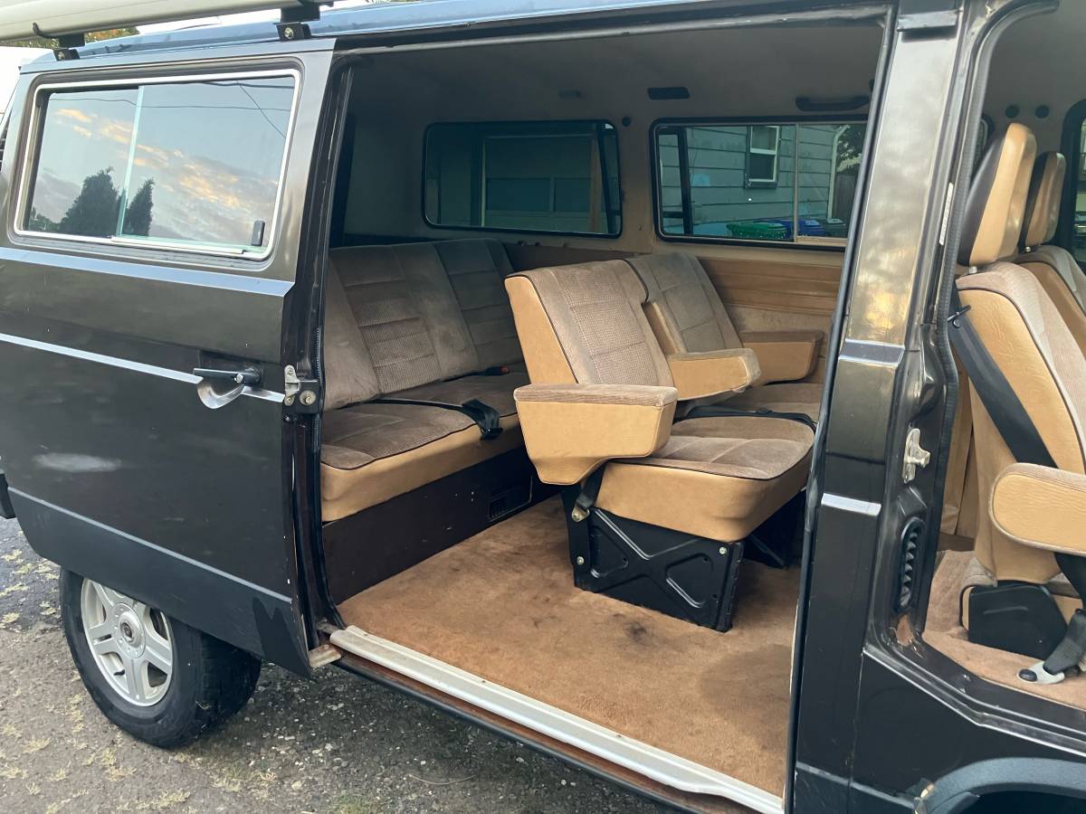 Volkswagen-vanagon-syncro-1987-brown-7