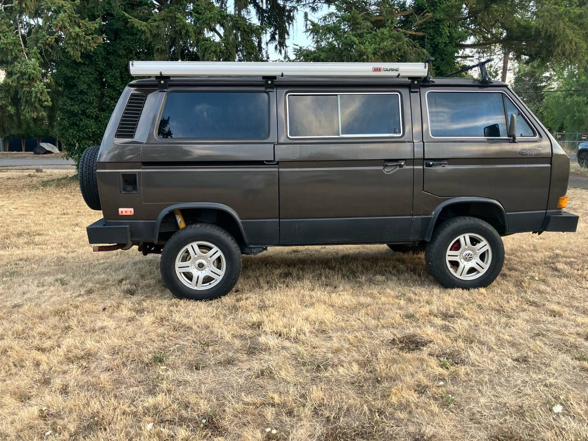Volkswagen-vanagon-syncro-1987-brown-8