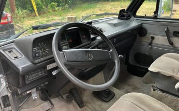 Volkswagen-vanagon-syncro-1987-grey-1