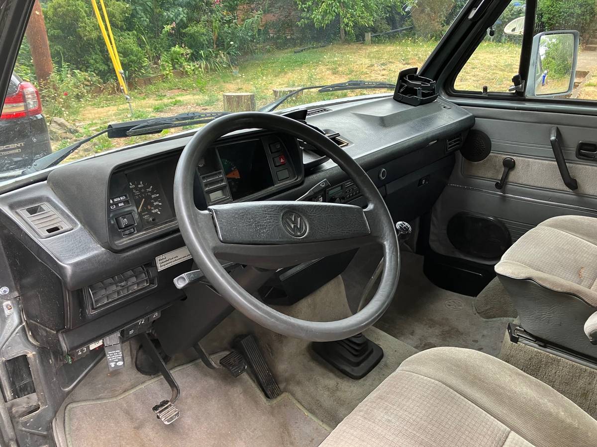 Volkswagen-vanagon-syncro-1987-grey-1