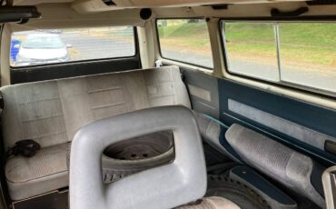 Volkswagen-vanagon-syncro-1987-grey-2