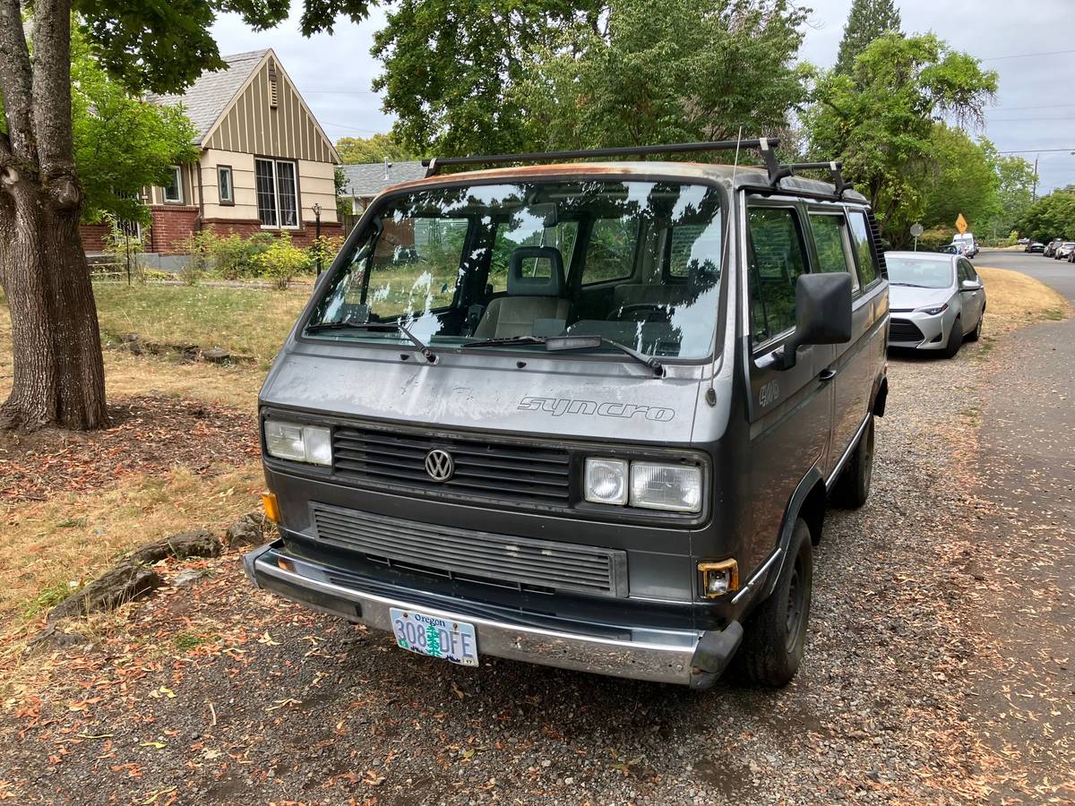 Volkswagen-vanagon-syncro-1987-grey-4