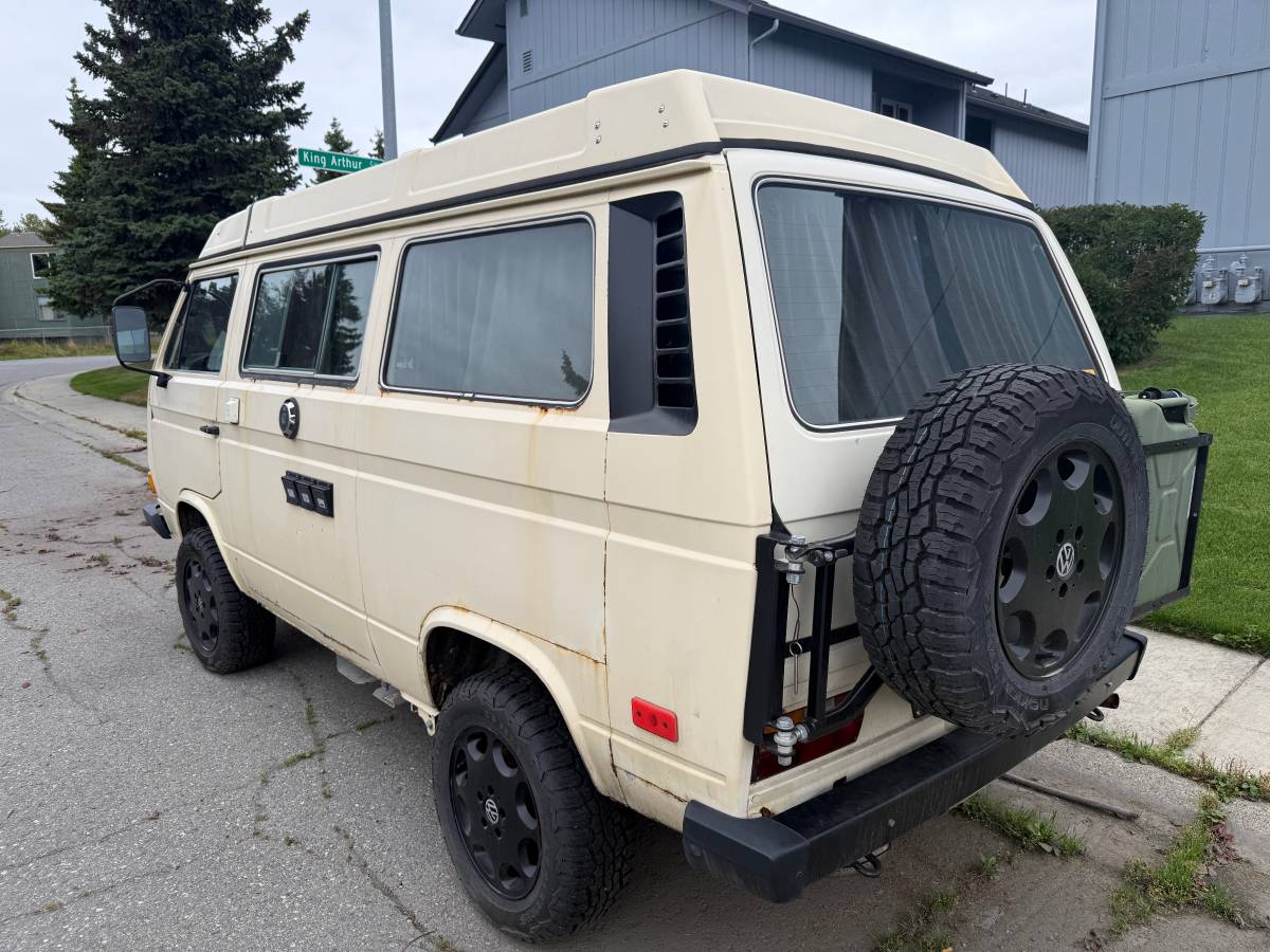 Volkswagen-vanagon-westfalia-1980-brown-1