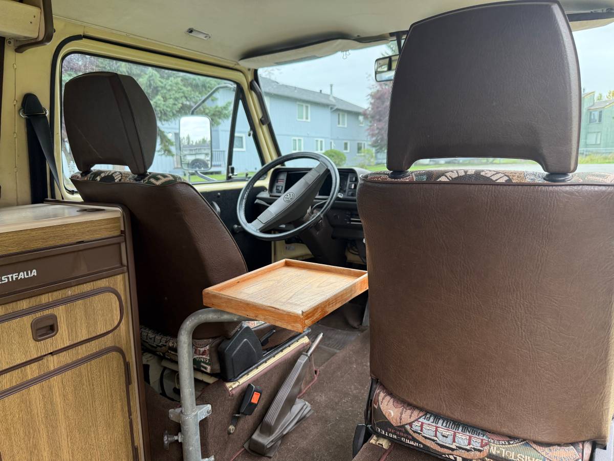 Volkswagen-vanagon-westfalia-1980-brown-12