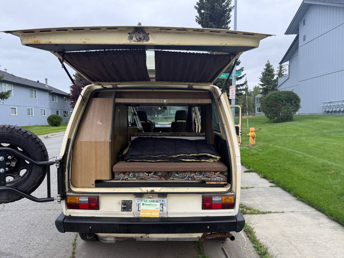 Volkswagen-vanagon-westfalia-1980-brown-14