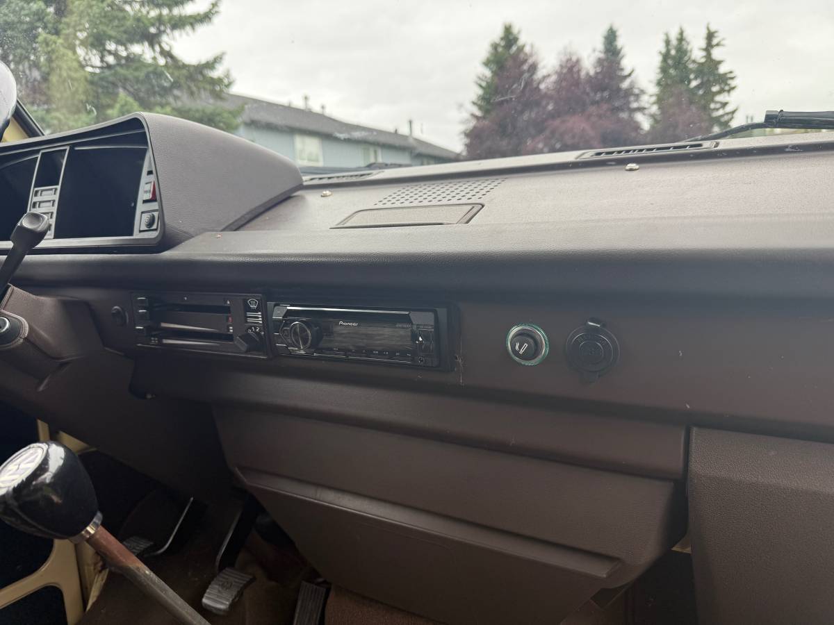 Volkswagen-vanagon-westfalia-1980-brown-5