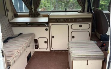 Volkswagen-vanagon-westfalia-1983-white-2