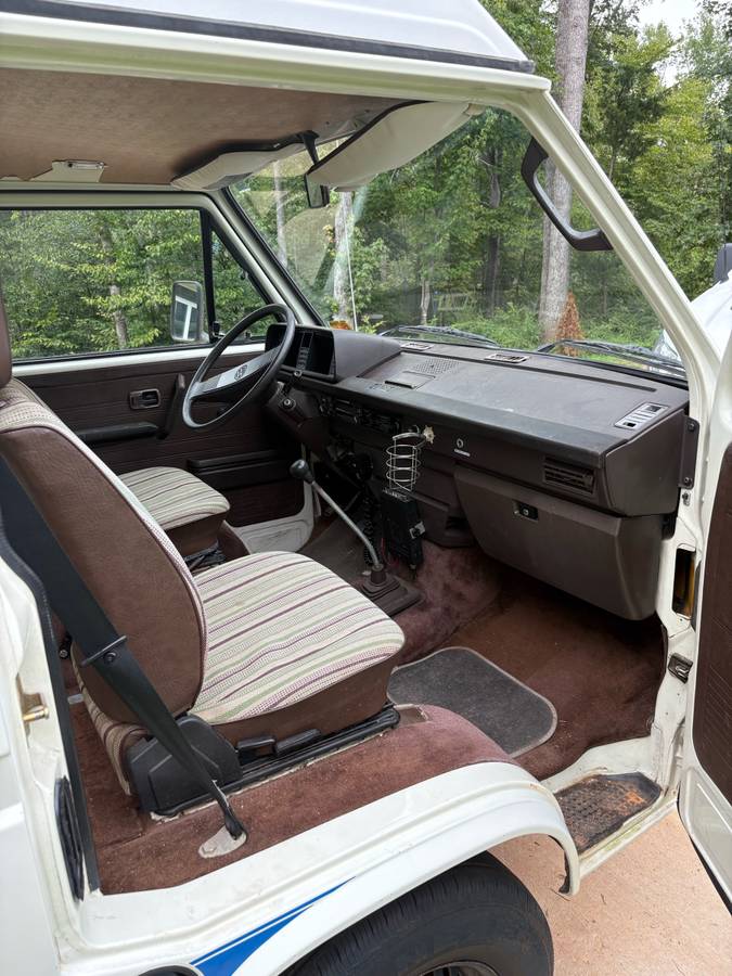 Volkswagen-vanagon-westfalia-1983-white-3